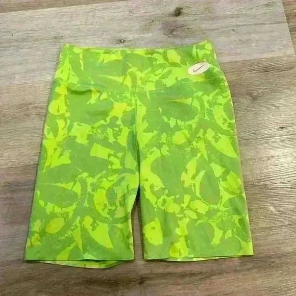Nike green biker dri fit shorts - Picture 1 of 3